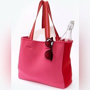 Summersalt Neoprene The Perfect Beach Tote In Hibiscus Pink/Red